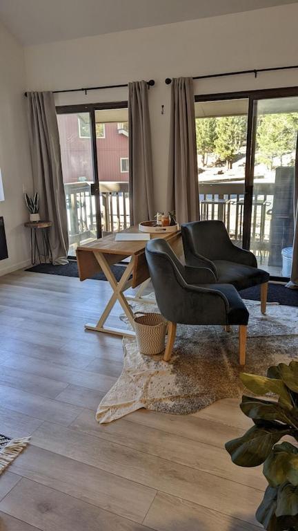 Cozy Condo Walking Distance To Village And Gondola W/ Pool/ Jacuzzi Sleeps 4. ماموث لاكيس المظهر الخارجي الصورة